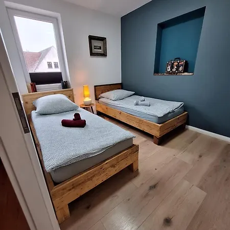 Oerlinghausen, Gesamte Stilvolle Wohnung, 3 Schlafzimmer, 4 Betten شقة