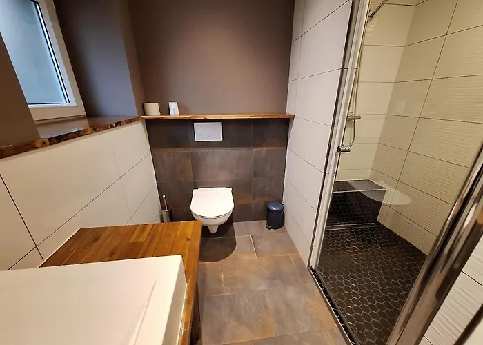 Oerlinghausen, Gesamte Stilvolle Wohnung, 3 Schlafzimmer, 4 Betten Apartamento *