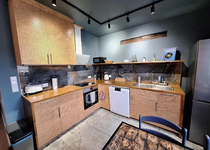 Oerlinghausen, Gesamte Stilvolle Wohnung, 3 Schlafzimmer, 4 Betten Apartamento *